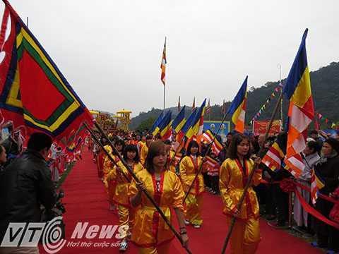 Các đội nghi thức rước lễ tập kết trước Lễ trường Yên Tử