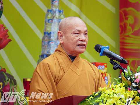 Thượng tọa Thích Thiện Nhơn - Chủ tịch Hội đồng trị sự Trung ương HGPG Việt Nam ban đạo từ và chúc phúc năm mới