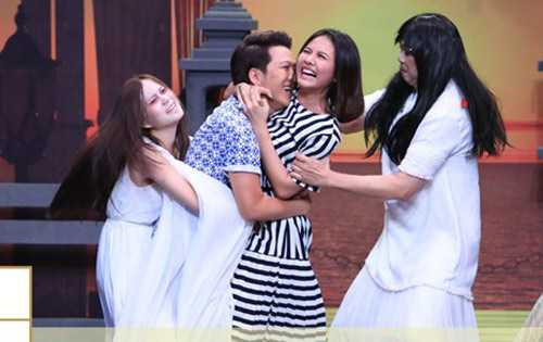 Cũng trong gameshow này, Vân Trang từng bị Trường Giang đẩy vào tình huống khiến cô bối rối.