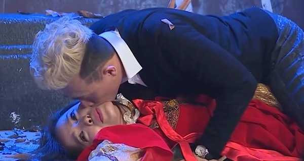 Trấn Thành cũng là trưởng phòng thường xuyên ôm hôn người đẹp trong Ơn giời cậu đây rồi. Trong tập 4 mùa 2 năm 2015, nam danh hài có màn ôm hôn Phương Trinh Jolie khiến cô ngượng ngùng.