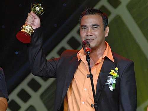 Quyền Linh đã mất tượng Mai Vàng danh giá trong một lần đạo chích đột nhập vào tư gia