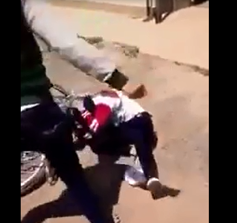 Cảnh sát truy tìm kẻ bịt mặt đánh nữ sinh dã man