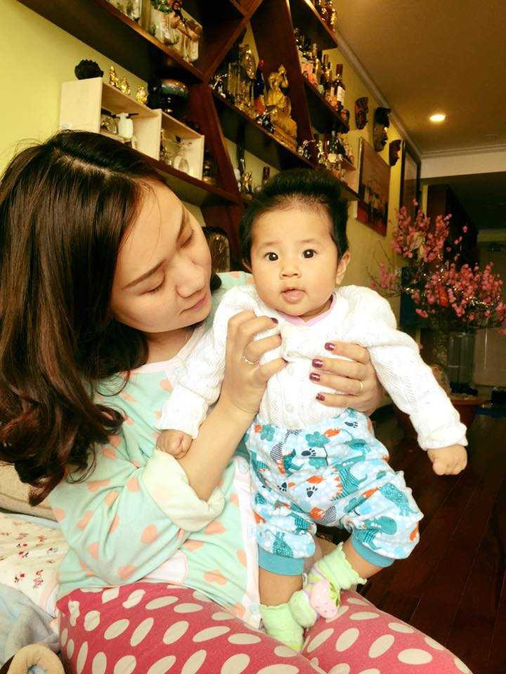 NSND Tự Long khoe 'thần tài' là cô công chúa nhỏ đáng yêu