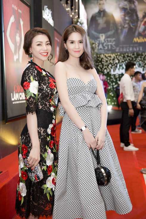 Trà Ngọc Hằng và Ngọc Trinh vô cùng thân thiết.