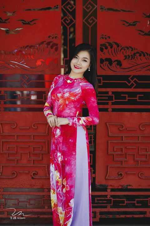 Ngoài vai trò ca sĩ, Thanh Ngọc còn đắt show với vai trò MC đầy duyên dáng, có khiếu hài hước.