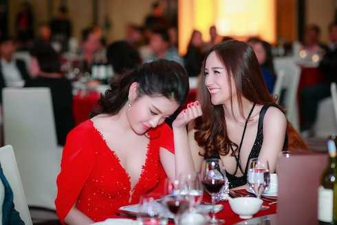 Huyền My dính tin đồn 'dao kéo' vì dung nhan khác lạ.