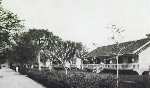 Bệnh viện lây Cống Vọng - tiền thân của bệnh viện Bạch Mai.