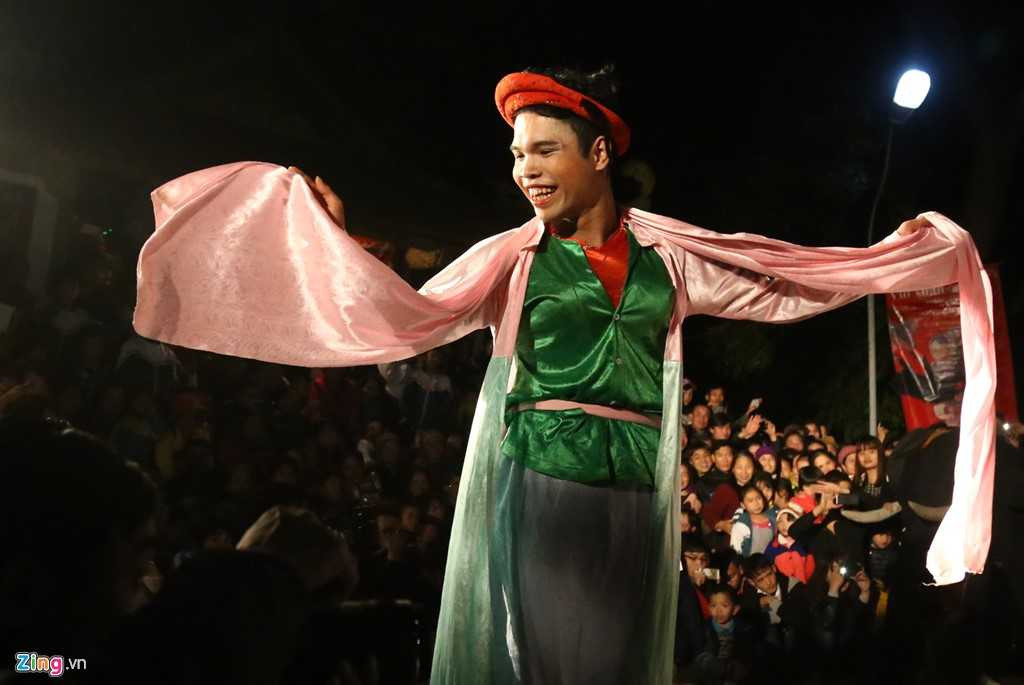 Đỏ mặt xem nghi thức 'tình phộc' trong lễ hội táo bạo nhất Việt Nam