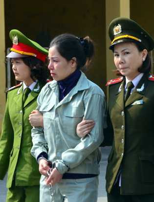 Huệ khóc trong ngày nhận án tử hình.