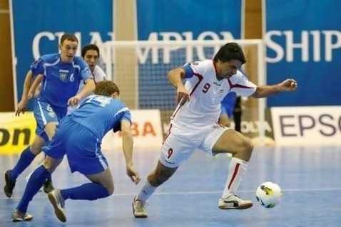 Nhiều cầu thủ của ĐT futsal Iran có xuất thân từ bóng đá đường phố. Nhiều cầu thủ của ĐT futsal Iran có xuất thân từ bóng đá đường phố.
