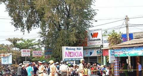 Lực lượng Công an tiến hành phong tỏa hiện trường Lực lượng Công an tiến hành phong tỏa hiện trường