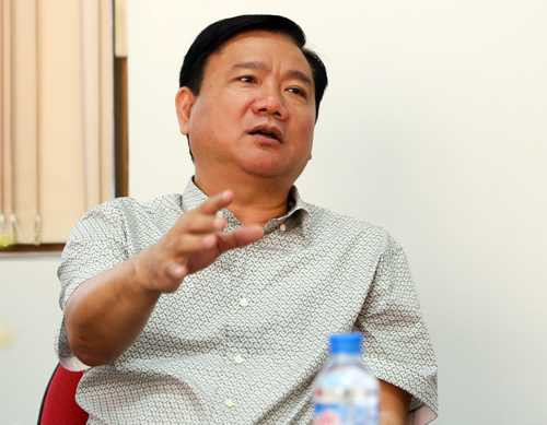 Bí thư Thành ủy TP HCM Đinh La Thăng chỉ đạo tại cuộc họp với lãnh đạo huyện Củ Chi. Ảnh: