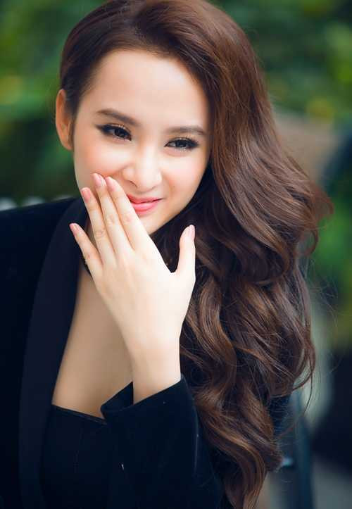 Hình ảnh gần đây của Angela Phương Trinh được nhiều lời khen ngợi