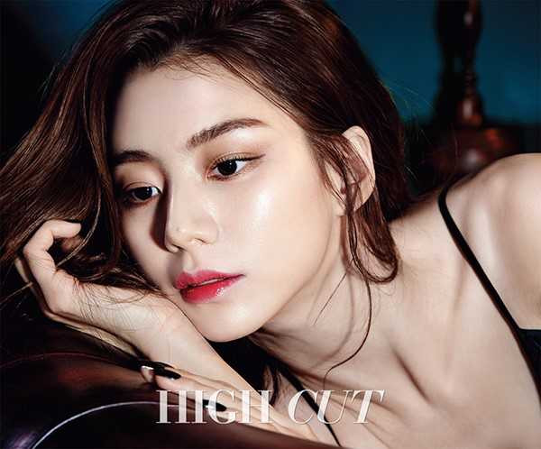 Cuộc sống 'như tiên' của vợ tài tử 'Bản tình ca mùa đông'