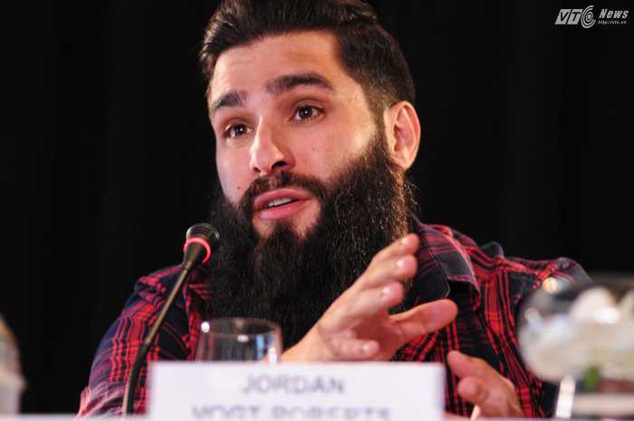 Đạo diễn Jordan Vogt-Roberts hào hứng chia sẻ về bộ phim - Ảnh: Tùng Đinh