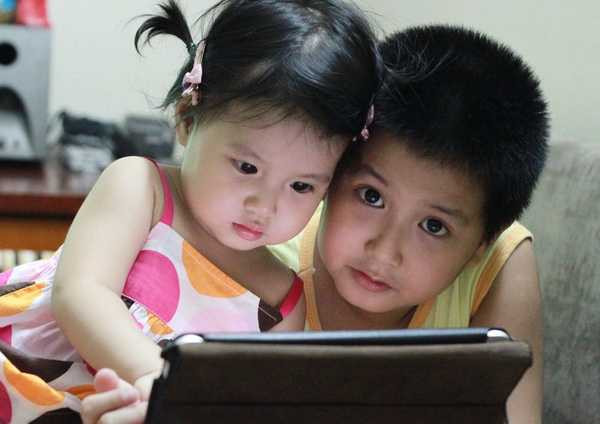 Trẻ ngày càng lệ thuộc vào các thiết bị công nghệ