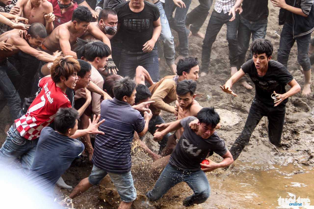 Phải gọi đây là cuộc hỗn chiến mới đúng