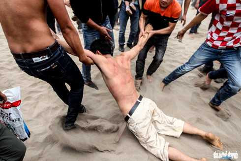 Lễ hội với những hành vi man rợ, vô nhân tính đang tồn tại đầu xuân