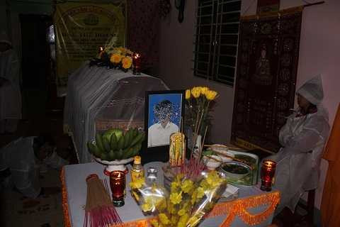 Gia đình đang lo hậu sự cho em Hoàng (Ảnh:Thanh Hải)