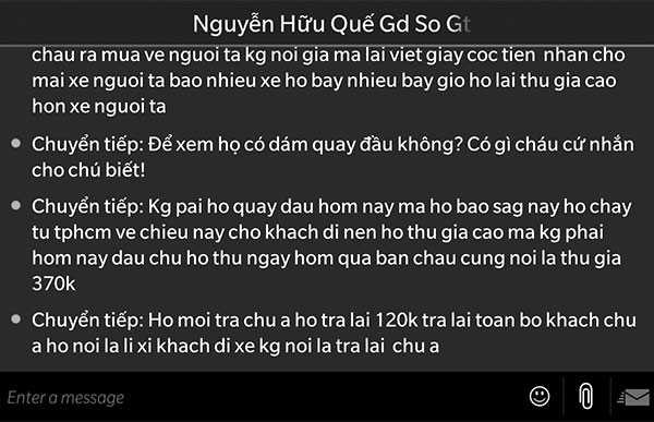 Tin nhắn giữa ông Nguyễn Hữu Quế và hành khách phản ánh việc lợi dụng dịp Tết để thu tiền sai quy định (ảnh chụp màn hình điện thoại).
