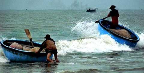 Lật thuyền thúng, ngư dân, mất tích, Quảng Nam, đánh cá