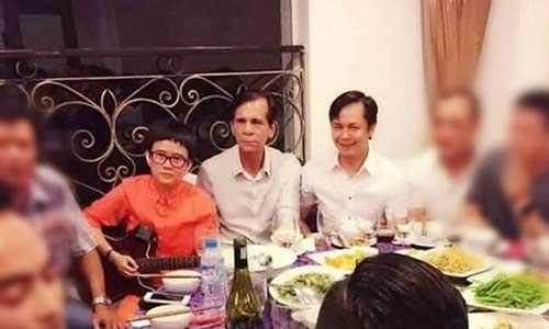 Quốc Cường và Chu Đăng Khoa đều có những hình ảnh thân mật với gia đình Hà Hồ giữa bão dư luận