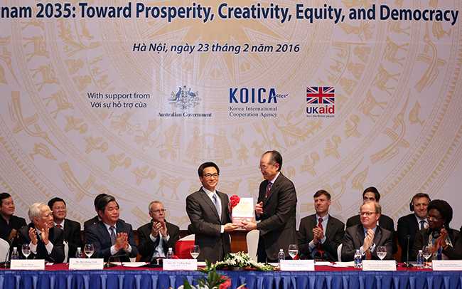 Phó Thủ tướng Vũ Đức Đam và Chủ tịch WB Jim Yong Kim chính thức công bố Báo cáo Việt Nam 2035