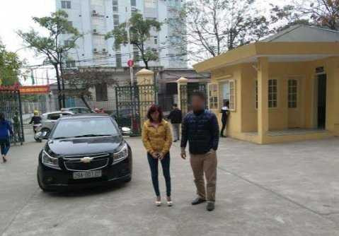 Đối tượng Thắng (Linh) bị dẫn giải về cơ quan điều tra.