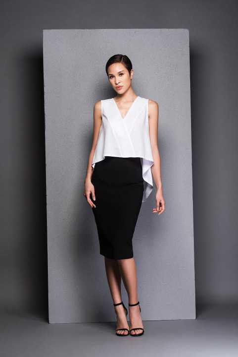 Sắp tới, Phương Mai cũng sẽ đảm nhận vi trò MC dẫn chương trình The Remix cùng Thành Trung - Yến Trang. Cựu siêu mẫu cho biết, đây cũng là lần đầu tiên cô đảm nhận dẫn trực tiếp một chương trình dài hơi đến thế.