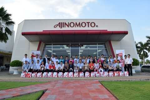 Khách tham quan được chụp ảnh lưu niệm cùng công ty Ajinomoto Việt Nam