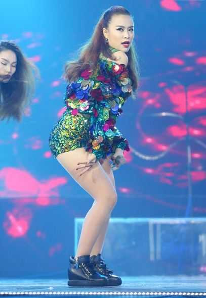 Hoàng Thùy Linh tại The Remix 2016