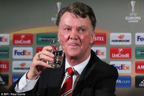 Van Gaal liệu có chiến thắng đêm nay