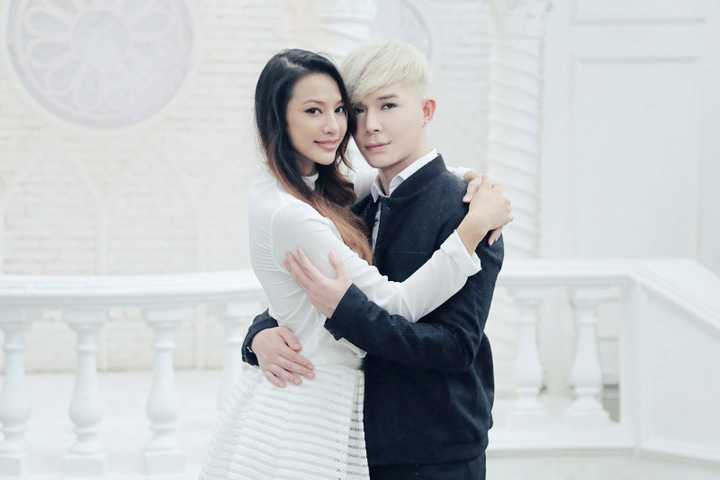 Nathan Lee mời đến hai mỹ nhân để cùng quay những cảnh tình tứ với anh, điều đặc biệt họ đều từng hoặc vẫn đang là học trò của nam ca sĩ. 