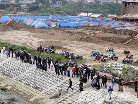 Người dân đang theo dõi vụ việc Người dân đang theo dõi vụ việc