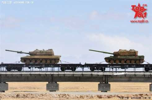 Xe tăng hạng nhẹ ZTQ được chuyên chở bằng đường sắt