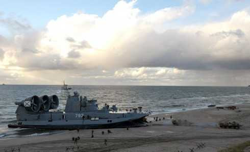 Tàu đổ bộ đệm không khí Zubr