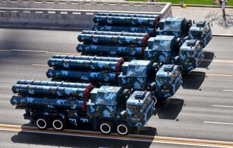 Hệ thống phòng thủ tên lửa HQ-9 mà Trung Quốc điều đến đảo đảo Phú Lâm thuộc quần đảo Hoàng Sa mà Trung Quốc chiếm đóng phi pháp của Việt Nam