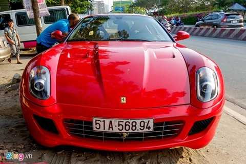 Đây là chiếc Ferrari 599 GTB độc nhất vô nhị tại Việt Nam. Chiếc xe này được nhập về Hà Nội vào tháng 8/2009 và gây xôn xao giới chơi xe lúc bấy giờ. Tuy nhiên không lâu sau, siêu xe này dính tai nạn nghiêm trọng và biến mất một thời gian dài. 