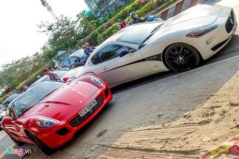 Chiếc Maserati GranTurismo cùng thuộc sở hữu của đại gia cà phê. Đây là mẫu coupe 2+2 chỗ ngồi, được sản xuất bởi hãng xe sang của Italy Maserati. 