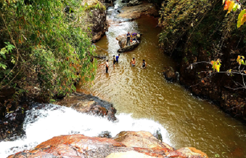 Lực lượng tổ chức tìm kiếm thi thể nạn nhân