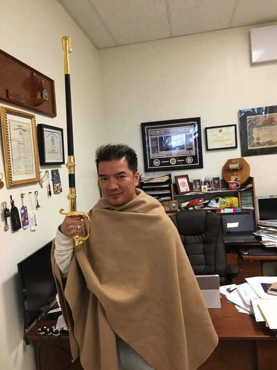 Theo lịch trình, Mr Đàm sẽ kết thúc chuyến lưu diễn Mỹ của anh vào đầu tháng 3. Dự kiến sáng ngày 2/3 anh có mặt tại Việt Nam và trưa cùng ngày anh cùng ban nhạc sẽ tập luyện cho show “Mãi mãi bên em” sẽ được diễn ra vào 20h ngày 5/3