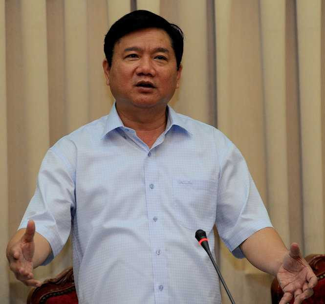 Bí thư Thanh ủy TP.HCM phát biểu tại hội nghị phối hợp công tác giữa TP.HCM và Bộ GTVT chiều 27/2 - Ảnh: Tự Trung