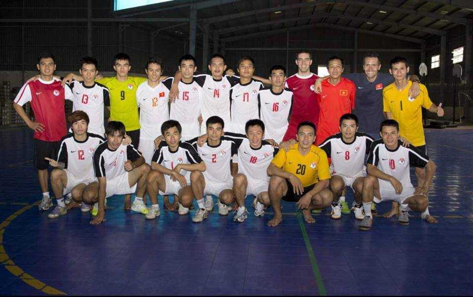ĐT futsal Việt Nam trong một đợt tập trung đầu năm 2012 (ảnh: Misen Ly)