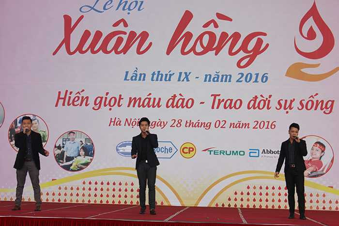 Lễ hội Xuân hồng 2016