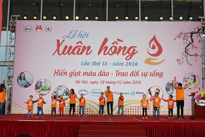 Lễ hội Xuân hồng 2016