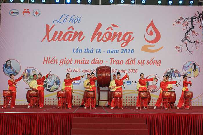 Lễ hội Xuân hồng 2016
