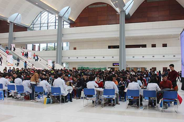 Lễ hội Xuân hồng 2016