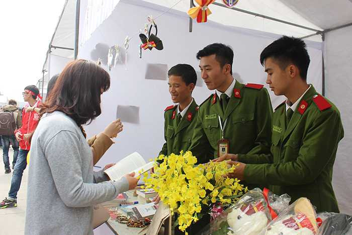 Lễ hội Xuân hồng 2016