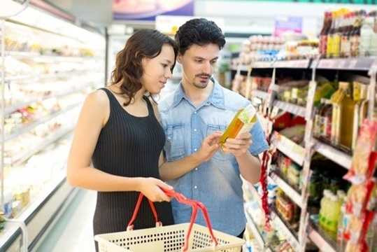 Bạn cũng nên chú ý lựa chọn sản phẩm dầu ăn của nhà sản xuất có uy tín, không nên ham rẻ mua những chai dầu ăn lớn, không nhãn mác, giá rẻ bán trên thị trường. Bạn cũng nên chú ý lựa chọn sản phẩm dầu ăn của nhà sản xuất có uy tín, không nên ham rẻ mua những chai dầu ăn lớn, không nhãn mác, giá rẻ bán trên thị trường.