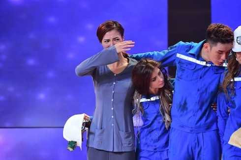 Kết quả, diễn viên Thuận Nguyễn đã bị loại khiến Hồng Quế khóc không kìm được nước mắt khi chia tay người bạn trong đội.